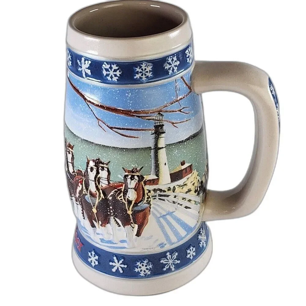 VTG 1995 Budweiser Holiday Stein Lighting the Way Home 3D Ceramic Beer Tankard
